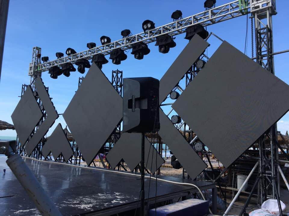 thue-man-hinh-led-ngoài-troi