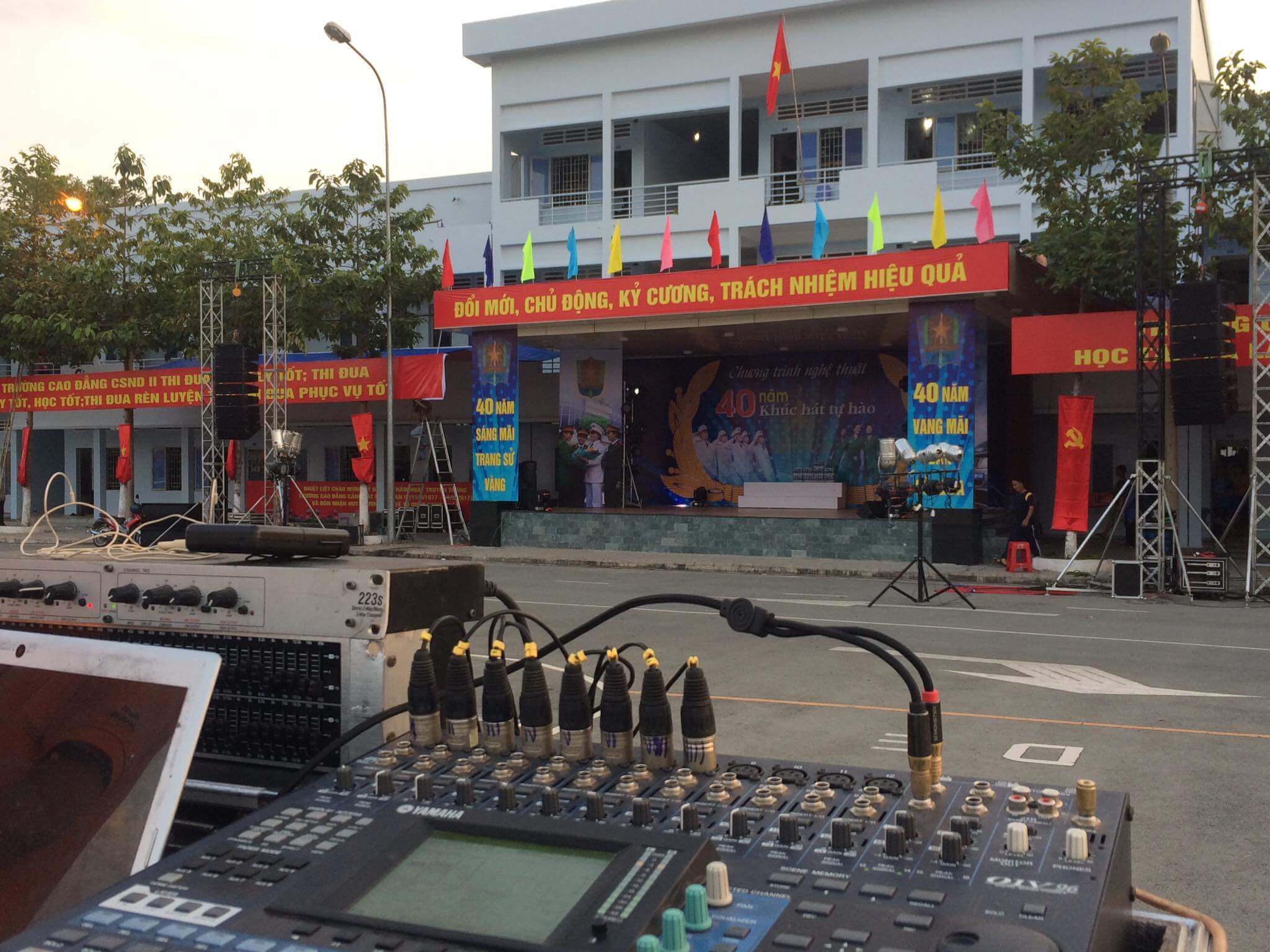 thue loa troe tổ chức 50 năm ngày thành lập trường cd cảnh sát nhân dân 2