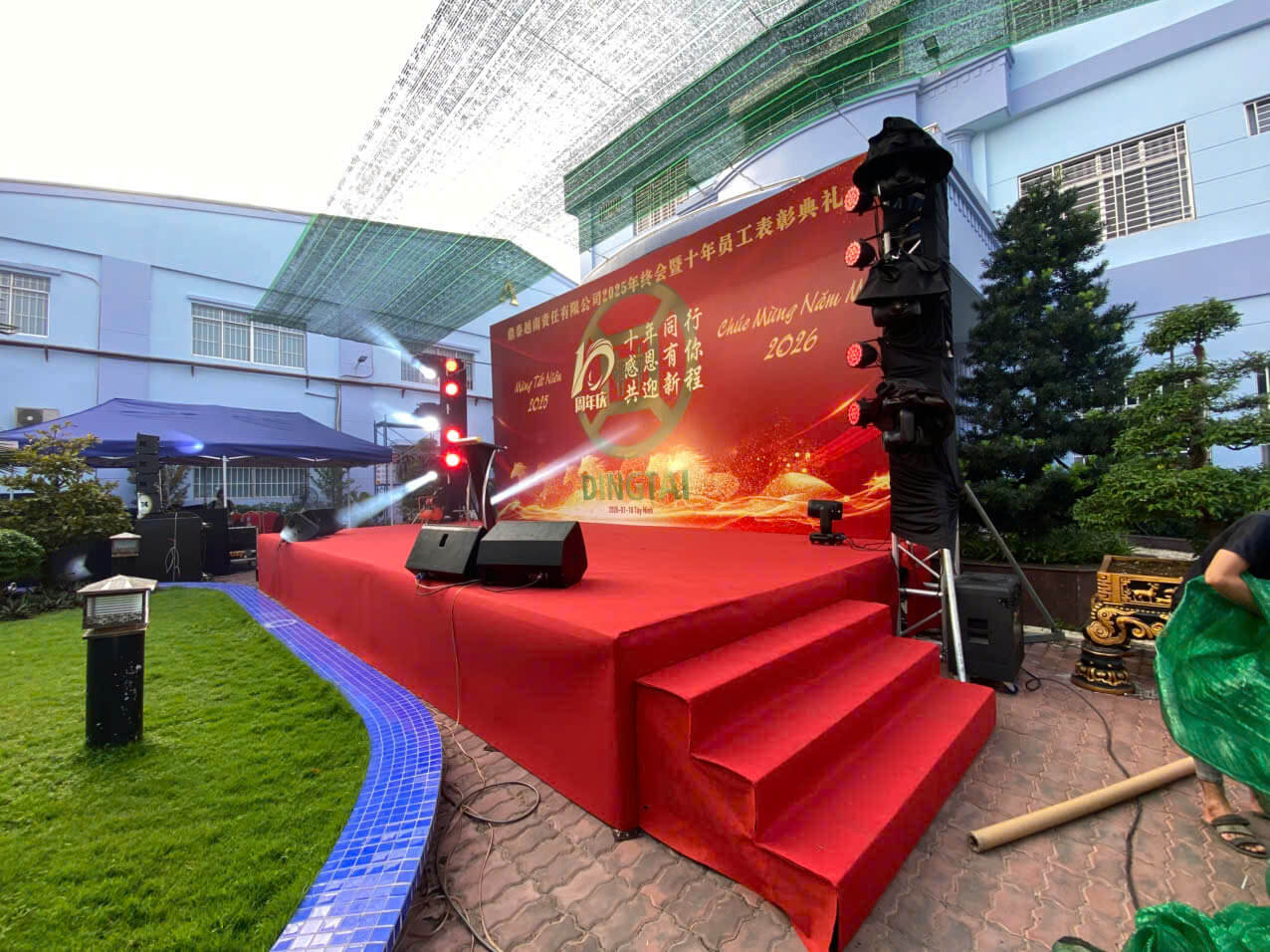 thue-anh-sang-gia-re