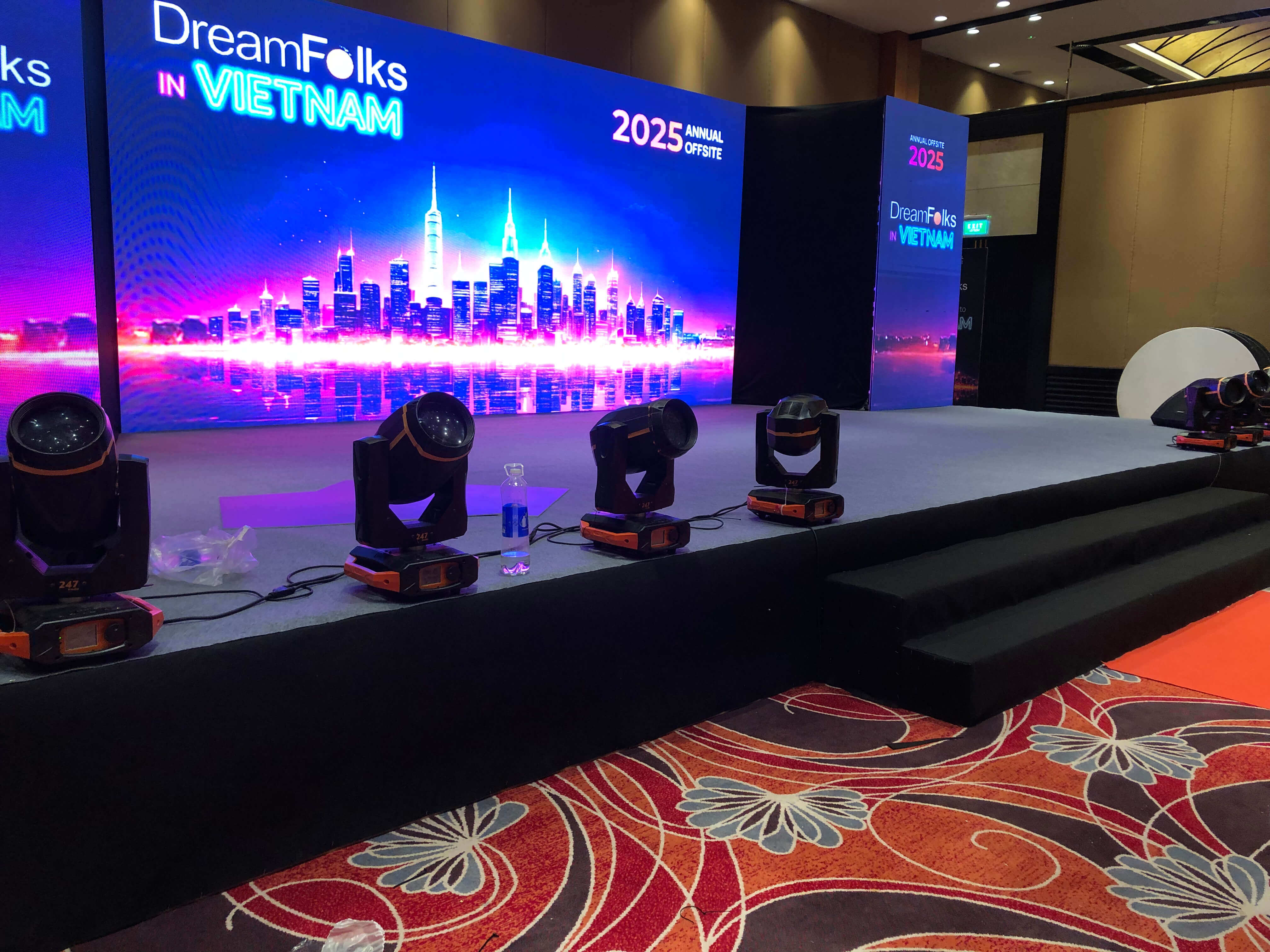 cho thuê ánh sáng tổ chức hội nghị