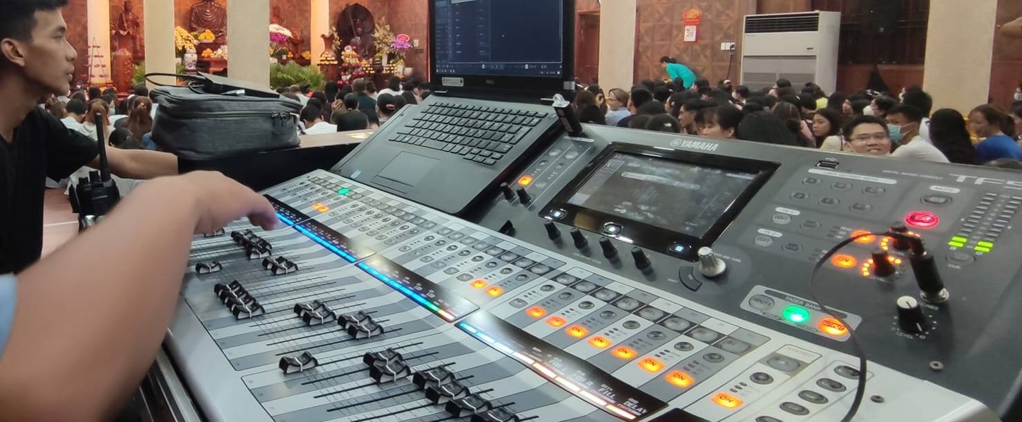 bàn DJ âm thanh mixer âm thanh