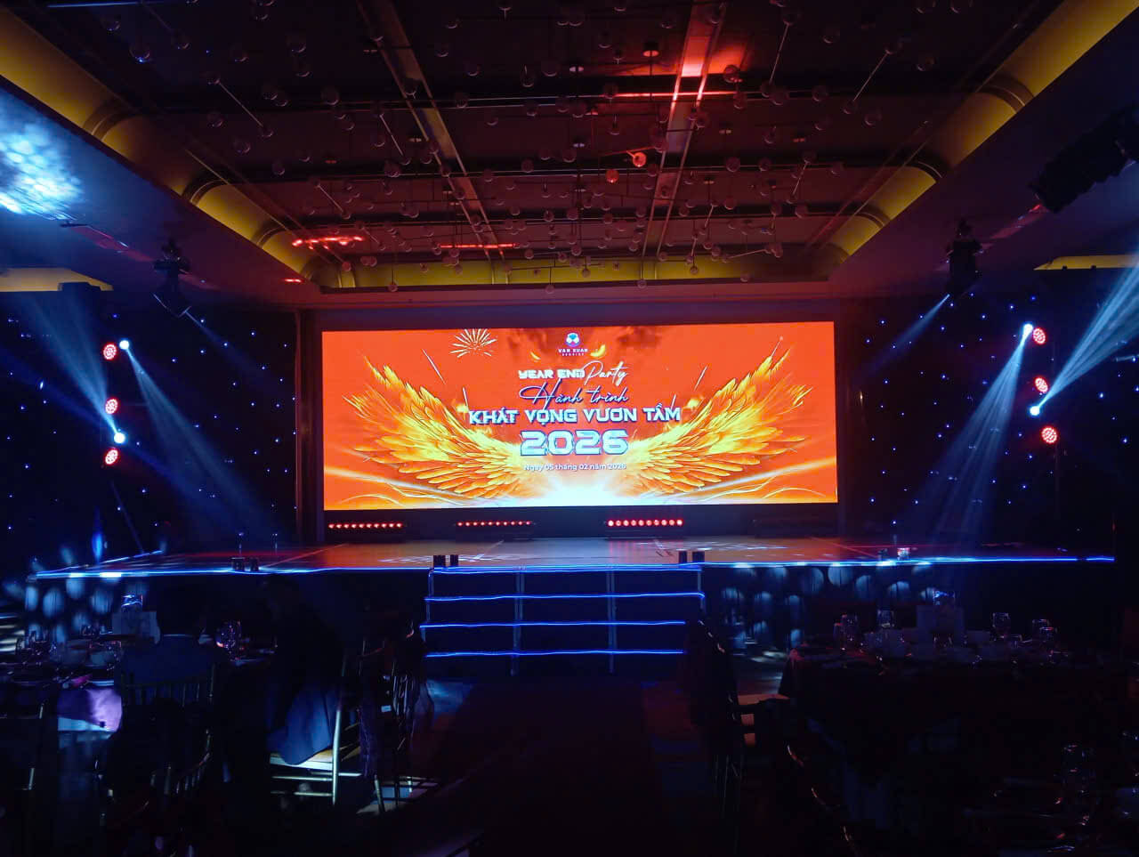 lắp đặt màn hình led quảng cáo tại booth sự kiện