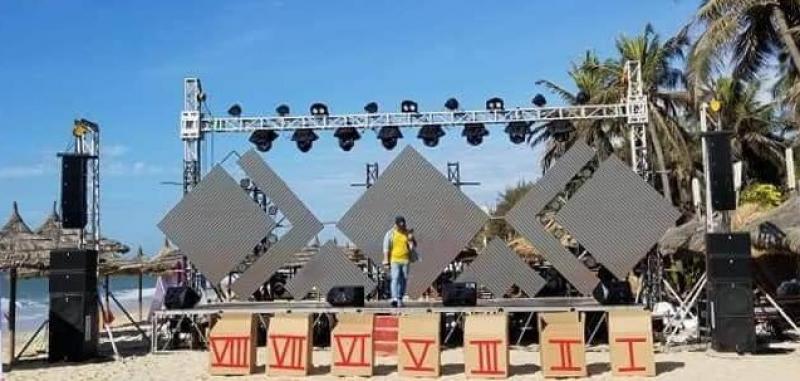 Cho thuê sân khấu  lắp ráp di động ngoài trời