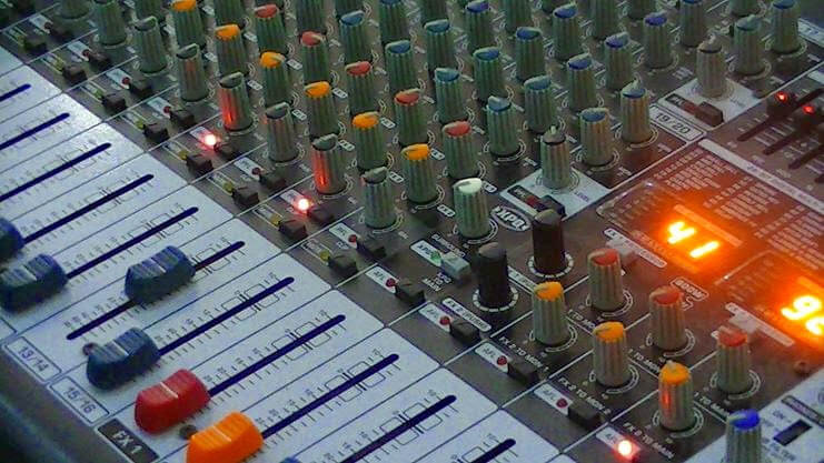 Đủ Thiết Bị – Đúng Giải Pháp – Tối Ưu Chi Phí Sự Kiện