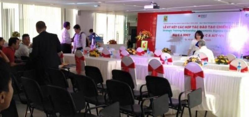 Lễ ký kết hợp tác doanh nghiệp